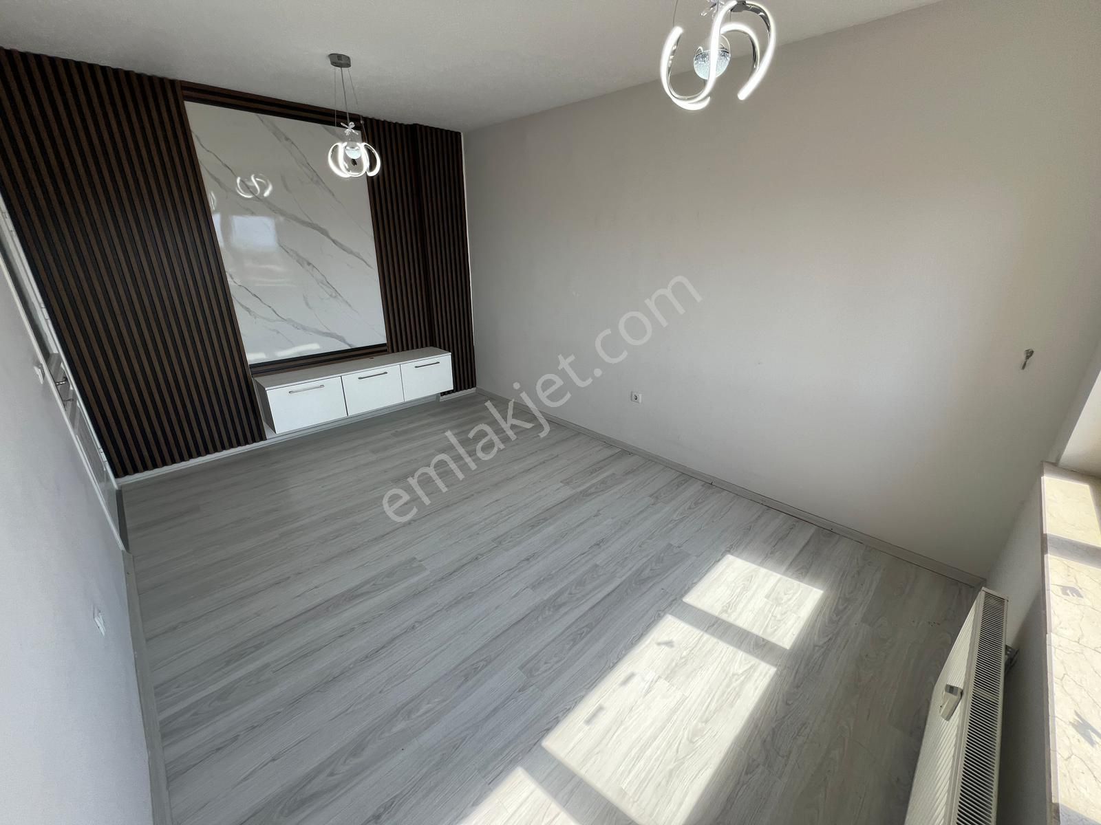 ▄▄▀▀jet Emlak'tan Edremit'te Doğalgazlı Asansörlü 2+1 Daire - Görsel 5