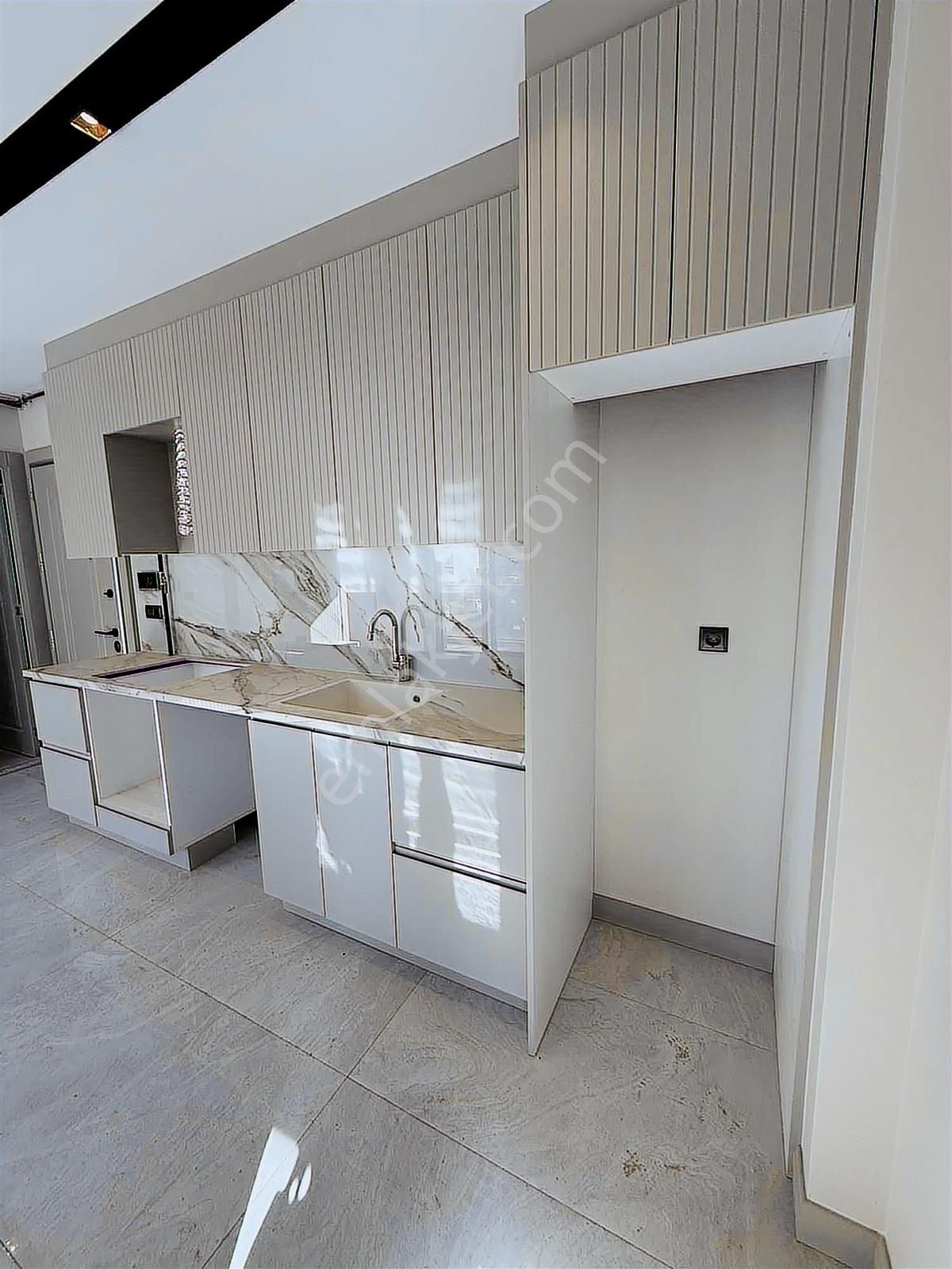 Karahasanlı Mahallesinde Kiralık 2+1 Apart Daire - Görsel 15