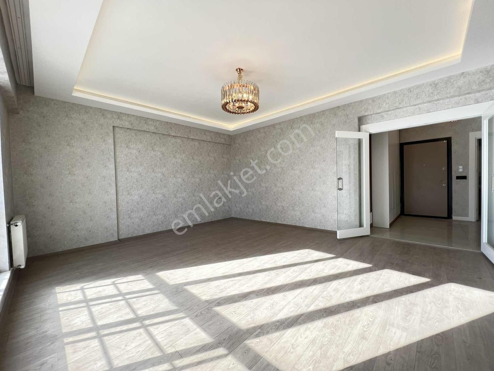 Konumdan Karataş Merkezde Ultra Lüks 3+1 Satılık Daire - Görsel 35