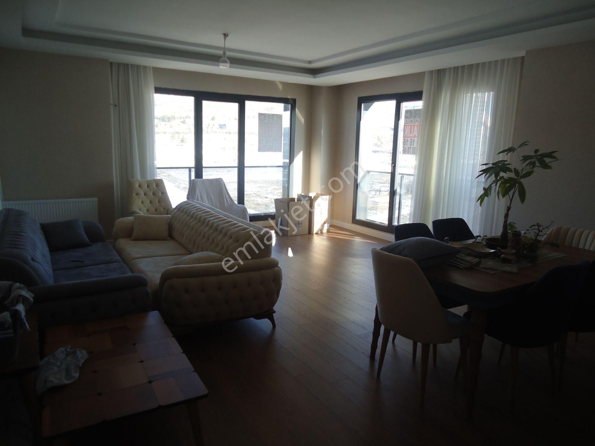 Krc'den Manzaralı Keçiören Ovacıkta Full Yapılı Katta Kiralık 4+1 Daire - Görsel 12