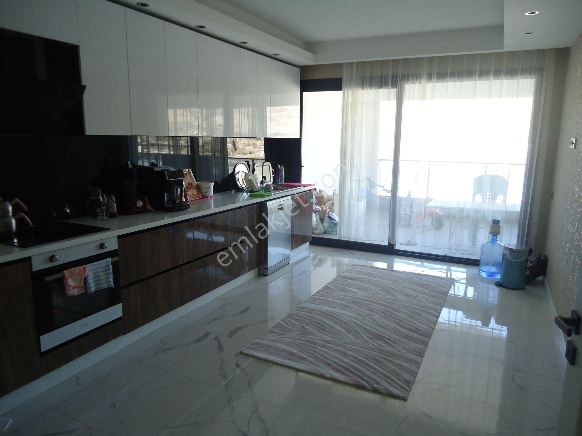 Krc'den Manzaralı Keçiören Ovacıkta Full Yapılı Katta Kiralık 4+1 Daire - Görsel 7