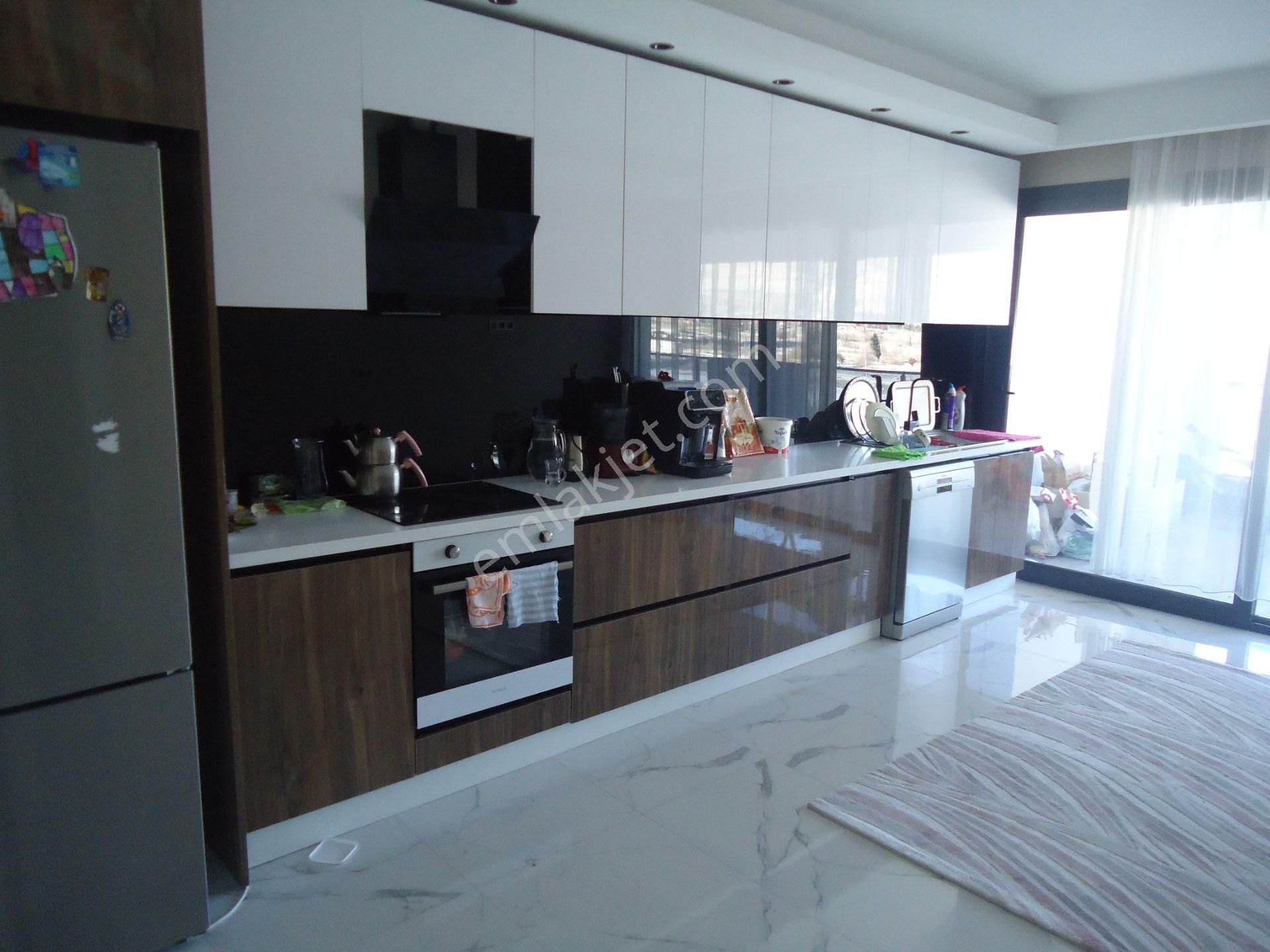 Krc'den Manzaralı Keçiören Ovacıkta Full Yapılı Katta Kiralık 4+1 Daire