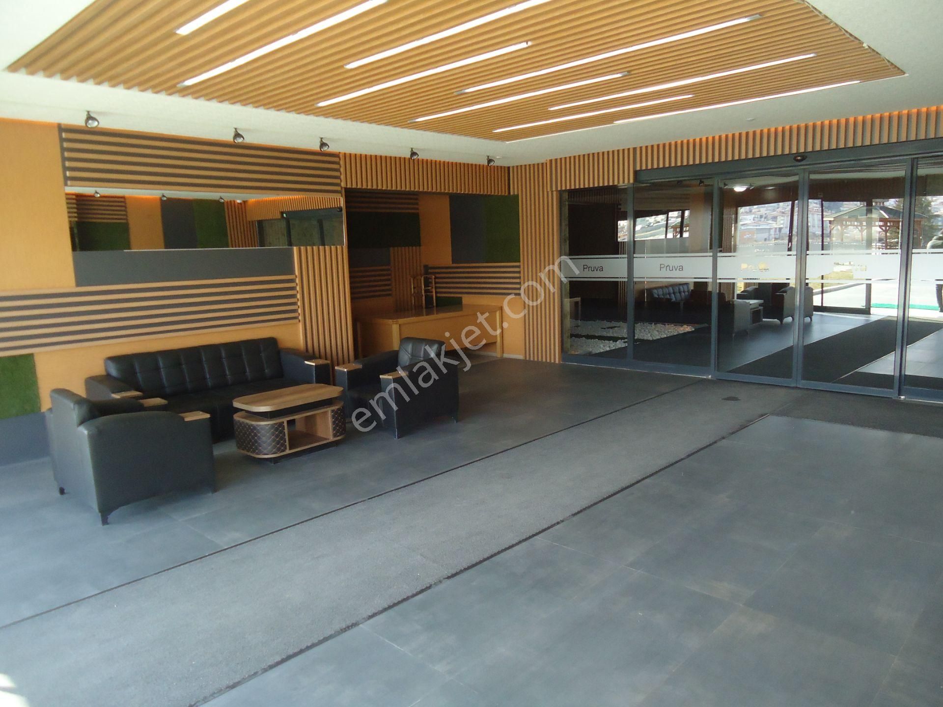 Krc'den Manzaralı Keçiören Ovacıkta Full Yapılı Katta Kiralık 4+1 Daire - Görsel 34