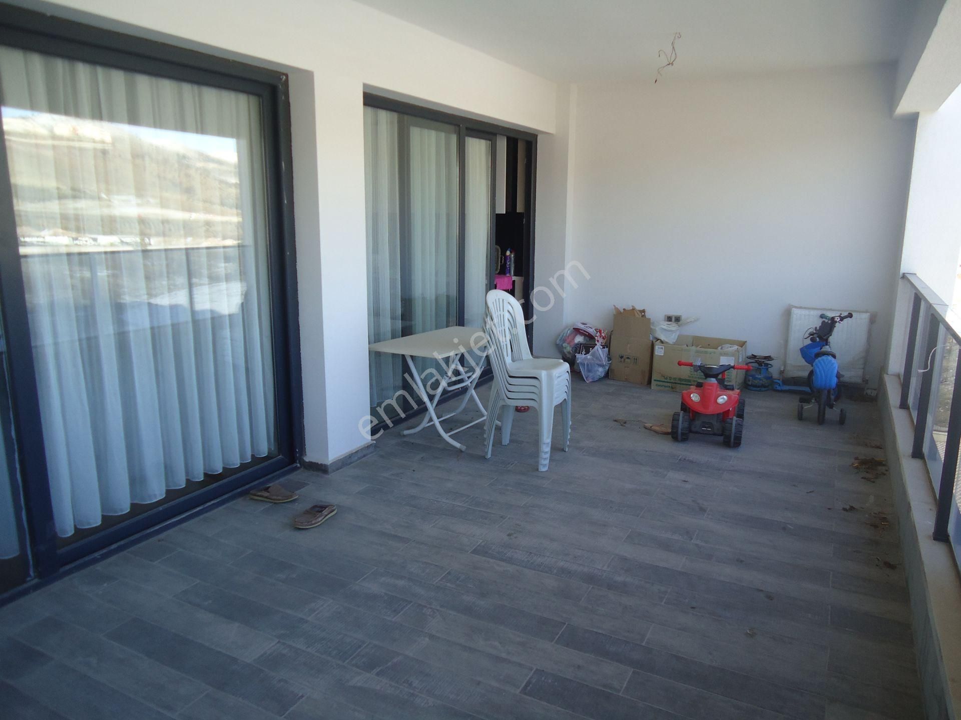 Krc'den Manzaralı Keçiören Ovacıkta Full Yapılı Katta Kiralık 4+1 Daire - Görsel 11