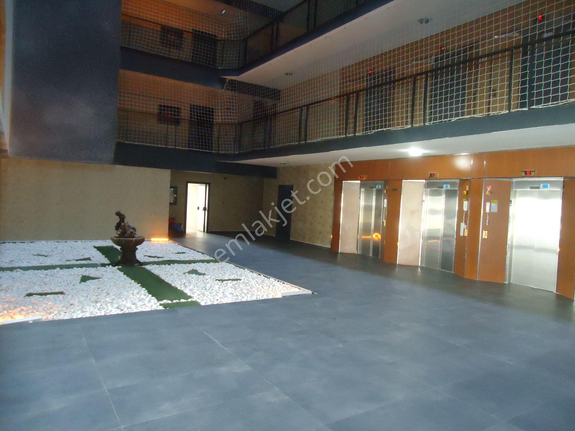 Krc'den Manzaralı Keçiören Ovacıkta Full Yapılı Katta Kiralık 4+1 Daire - Görsel 32