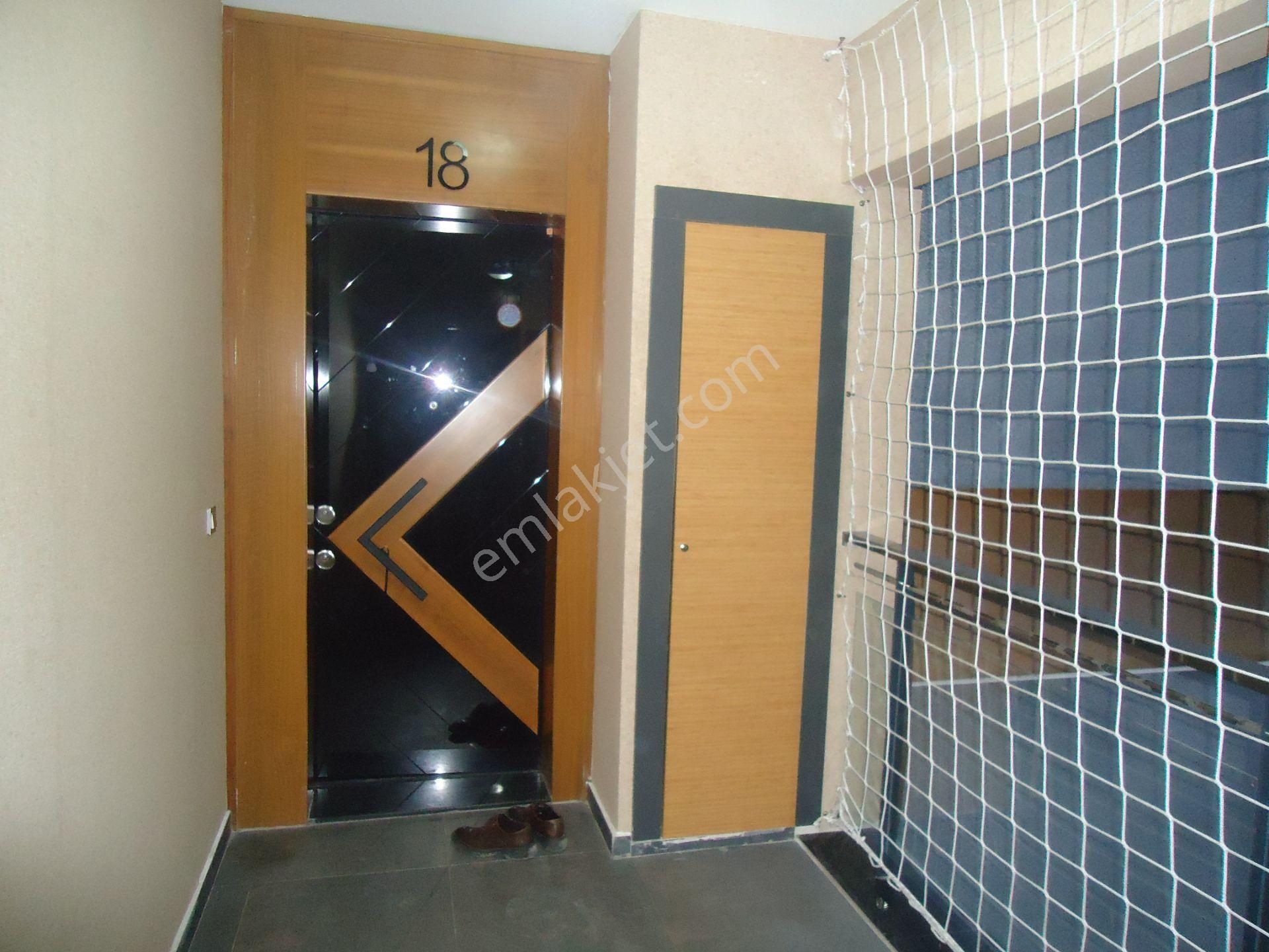 Krc'den Manzaralı Keçiören Ovacıkta Full Yapılı Katta Kiralık 4+1 Daire - Görsel 2