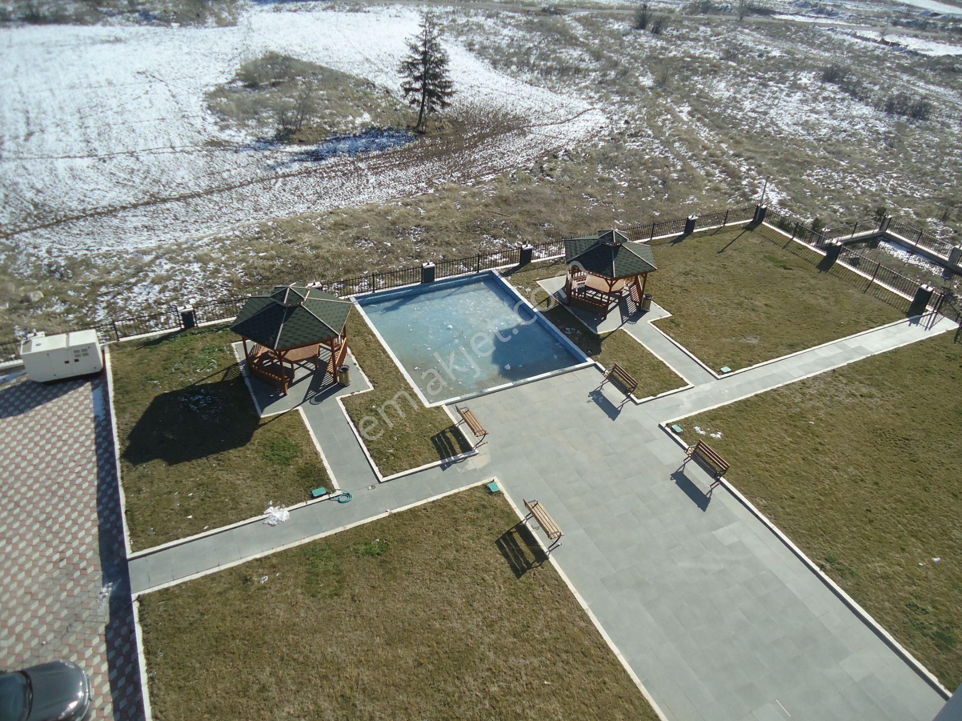 Krc'den Manzaralı Keçiören Ovacıkta Full Yapılı Katta Kiralık 4+1 Daire - Görsel 28