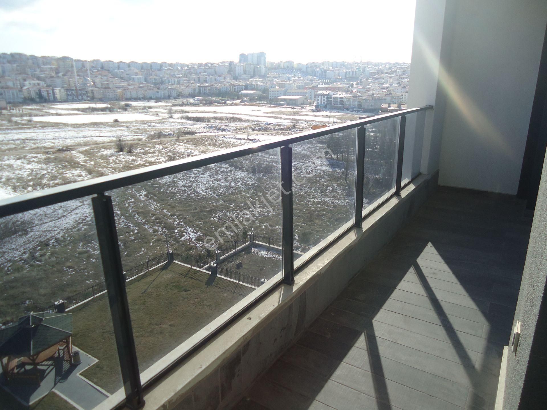 Krc'den Manzaralı Keçiören Ovacıkta Full Yapılı Katta Kiralık 4+1 Daire - Görsel 19