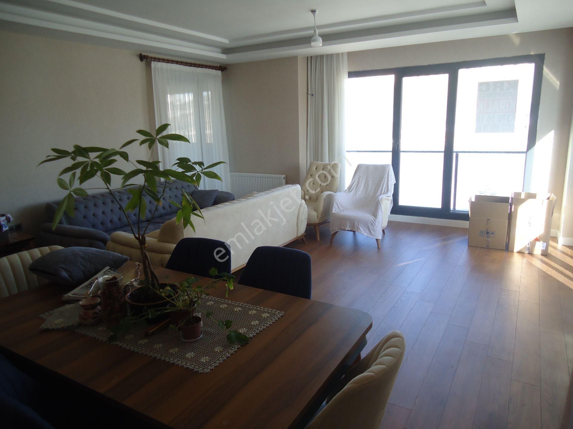 Krc'den Manzaralı Keçiören Ovacıkta Full Yapılı Katta Kiralık 4+1 Daire - Görsel 15