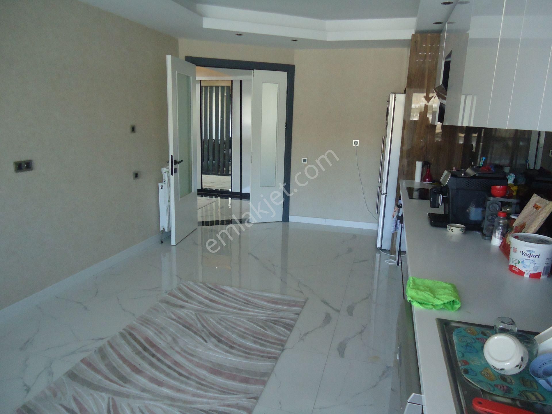 Krc'den Manzaralı Keçiören Ovacıkta Full Yapılı Katta Kiralık 4+1 Daire - Görsel 8