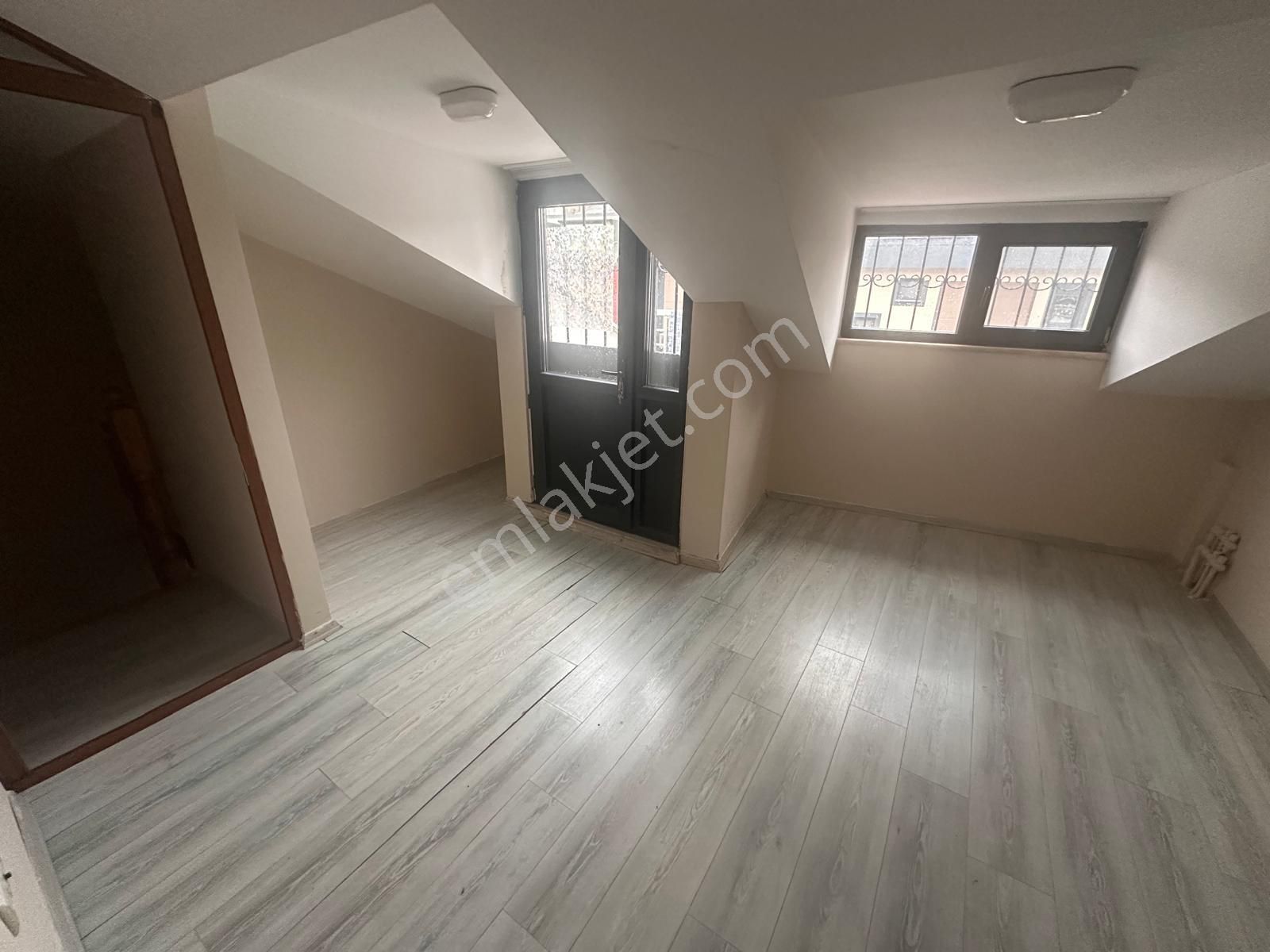 Çeliktepe'de Metroya 7dk, 2+1,75 M2, Temiz, Dubleks Daire - Görsel 12