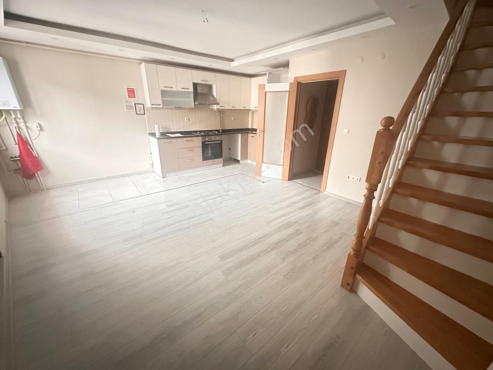 Çeliktepe'de Metroya 7dk, 2+1,75 M2, Temiz, Dubleks Daire - Görsel 14
