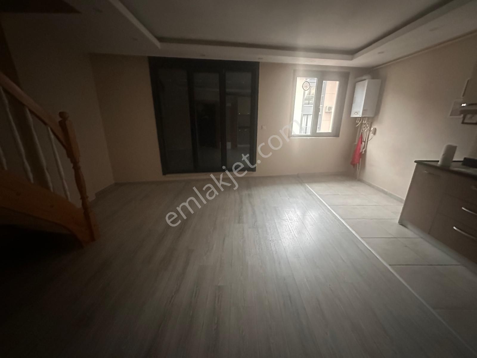 Çeliktepe'de Metroya 7dk, 2+1,75 M2, Temiz, Dubleks Daire - Görsel 3