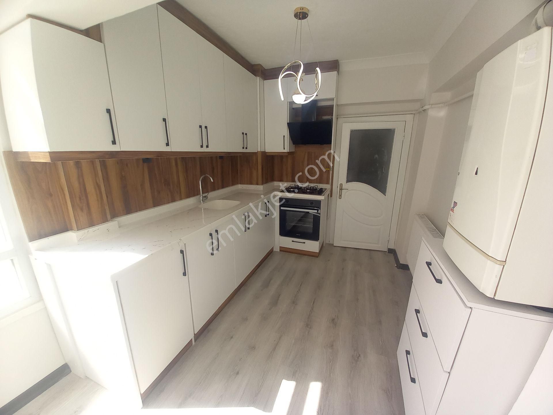 Elif Gayrimenkulden Andiçen Mahallesinde Ara Kat Ön Cephe Satılık 3+1 Daire