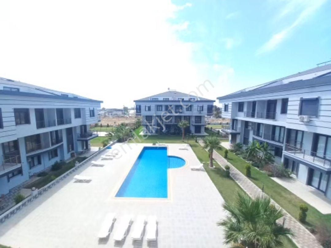 Didim'de Havuzlu Sitede Satılık Asansörlü 2+1 Daire