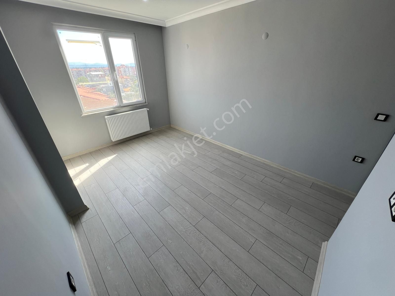 ▀jet Emlak'tan Kadıköy'de Ebv. Banyolu Ön Cephe Arakat 2+1 Daire - Görsel 17