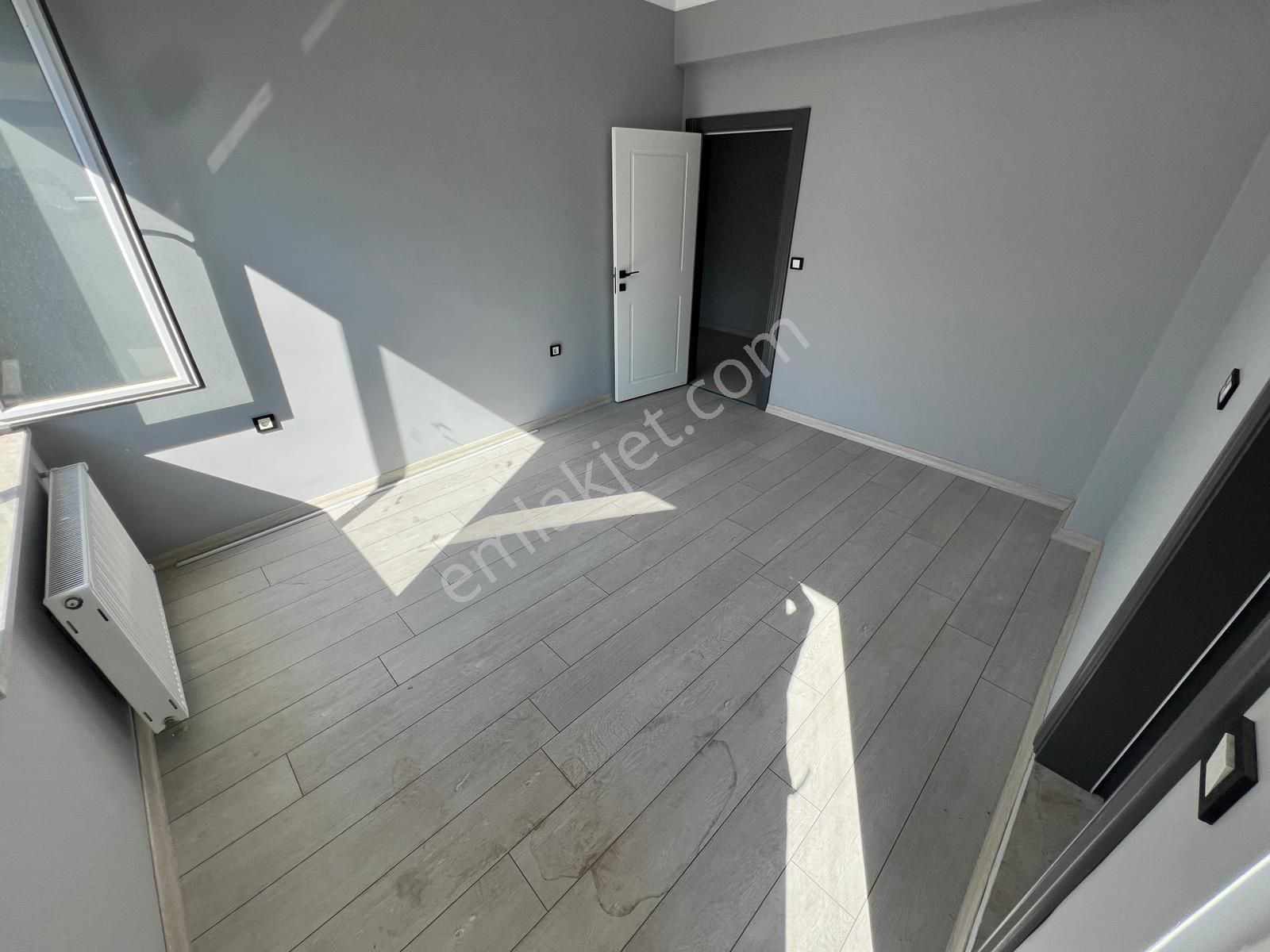 ▀jet Emlaktan Kadıköy'de Geniş Kullanışlı Ebv. Banyolu 2+1 Daire - Görsel 17