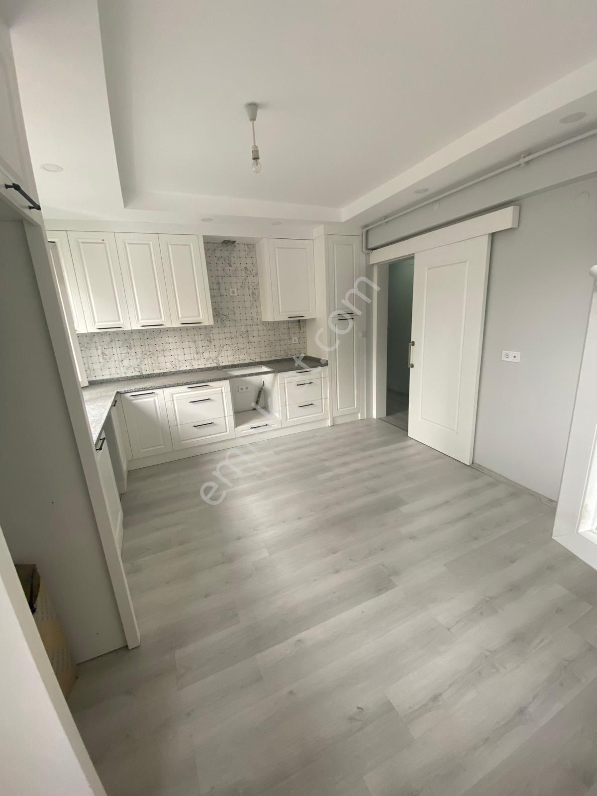 Denizli Topraklık Mahallesi Cadde Üzerinde 3+1 Satılık Daire - Görsel 9