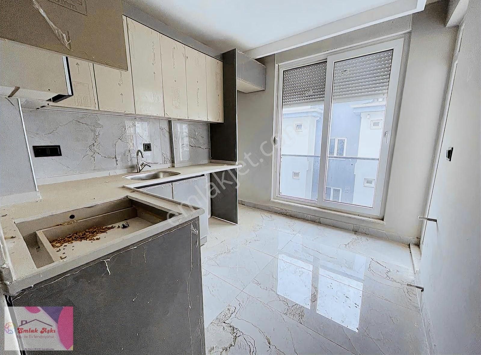 Tranvay Dibinde Havuzlu Sıfır Arakat - Görsel 12