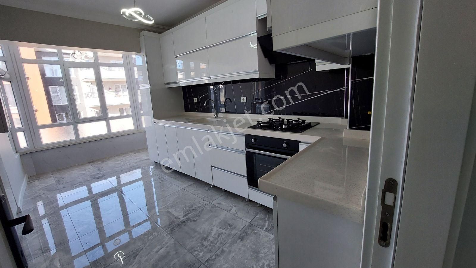 Acil Selçukluda Köşe Başı Yol Cep Ultra Lüx 3+1 - Görsel 3