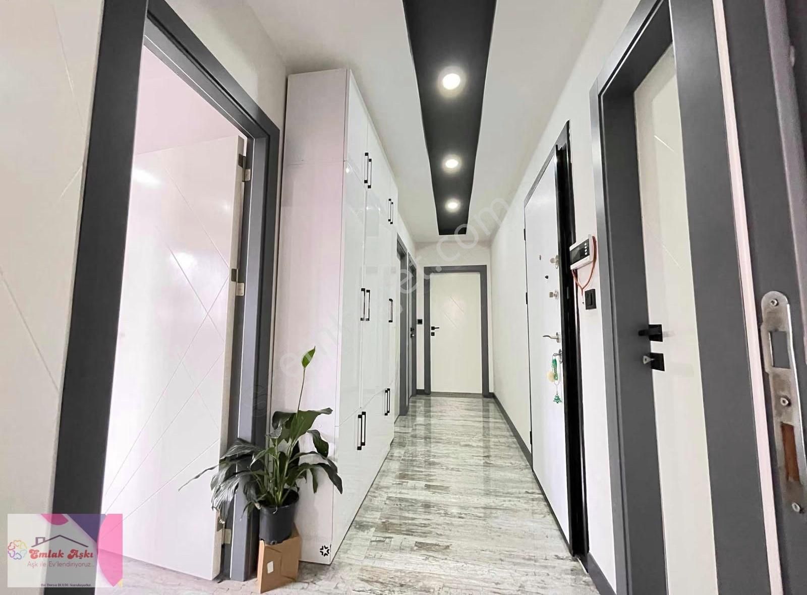 Cadde Üstü. Arakat - Görsel 2