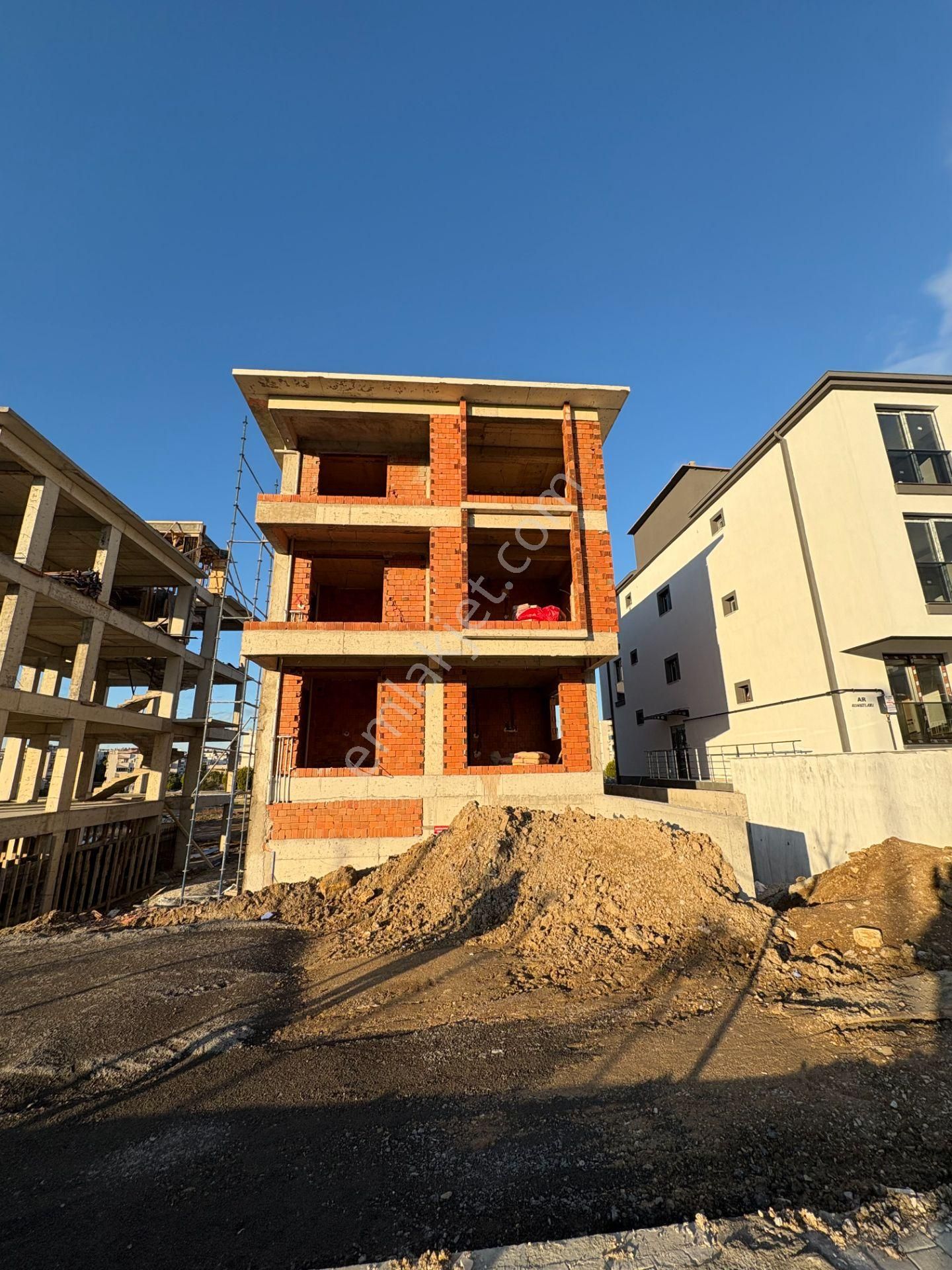 Örnekkentde 2+1 Kapalı Mutfak Ön Cephe 3 Aya Teslim Daire