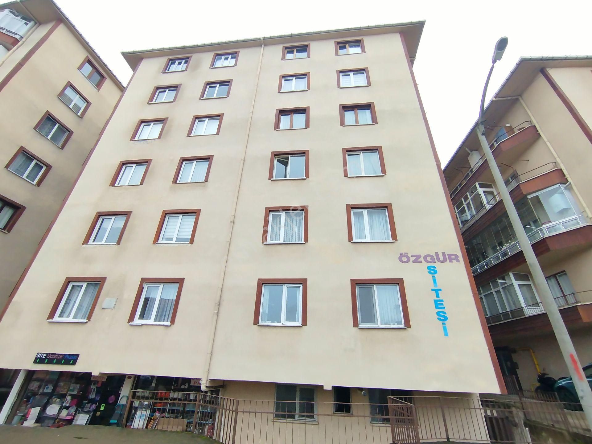 2 Nolu Erdoğdu Mah. Merkezi Konumda Satlık Daire