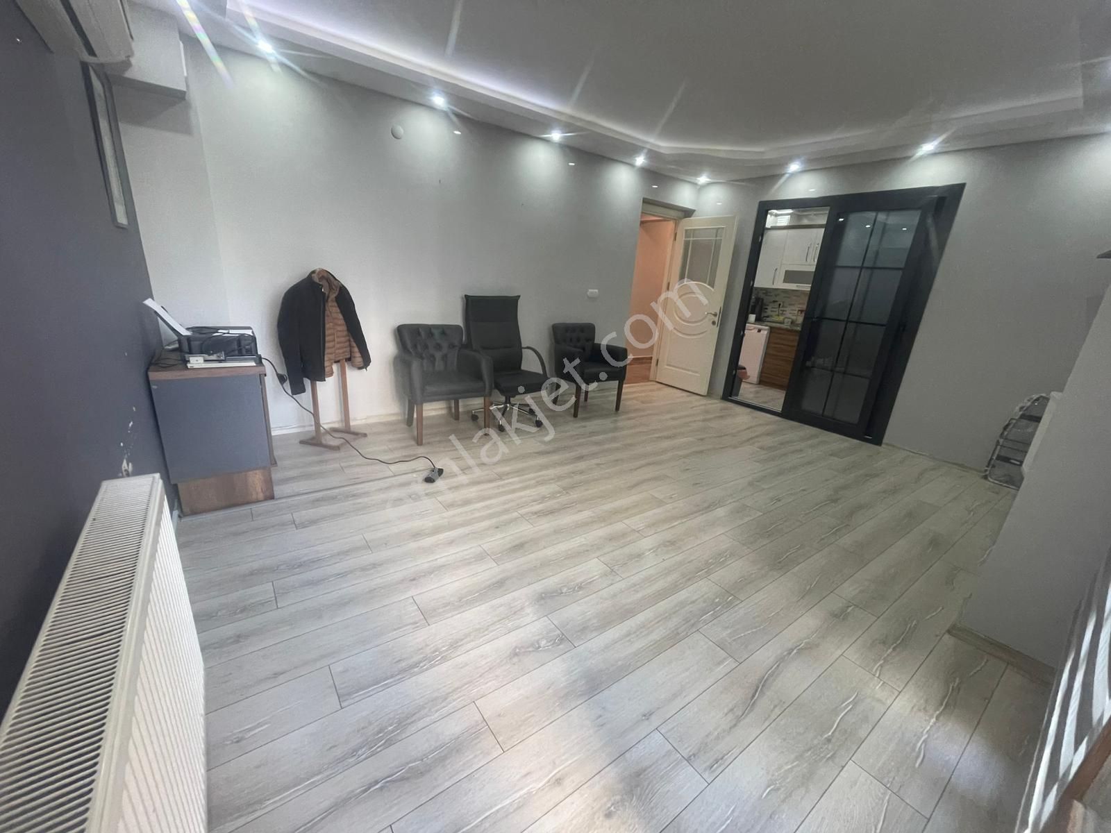 Turpa'dan Üçyol Meydan Metronun Yanı Başında 2+1 Kiralık Daire - Görsel 9