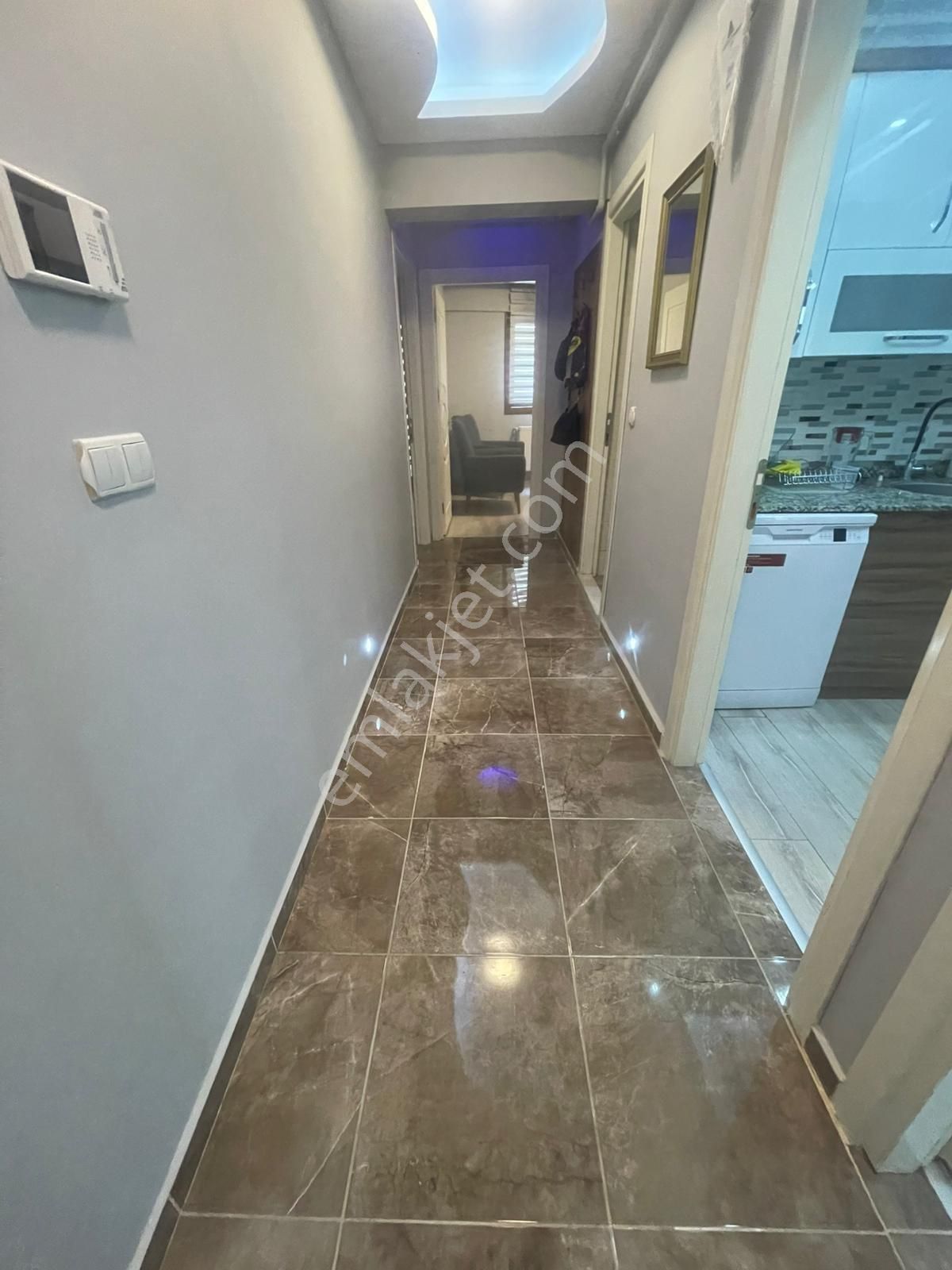 Turpa'dan Üçyol Meydan Metronun Yanı Başında 2+1 Kiralık Daire - Görsel 16