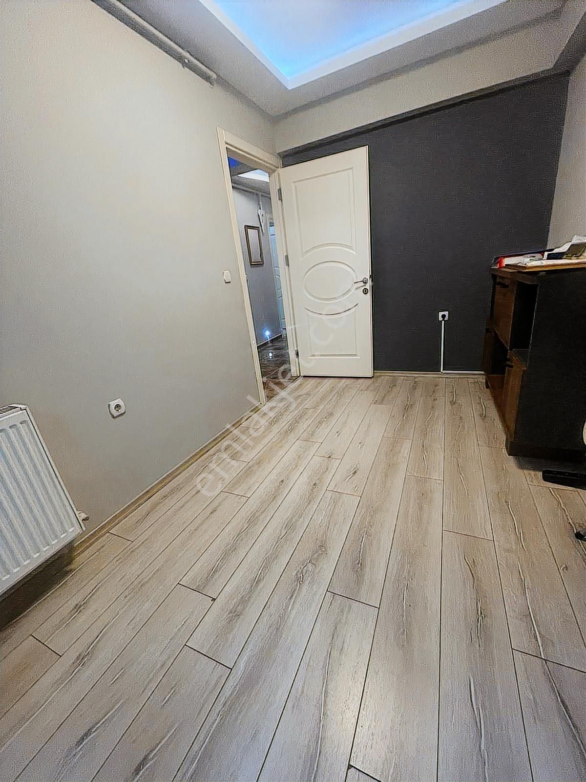 Turpa'dan Üçyol Meydan Metronun Yanı Başında 2+1 Kiralık Daire - Görsel 21