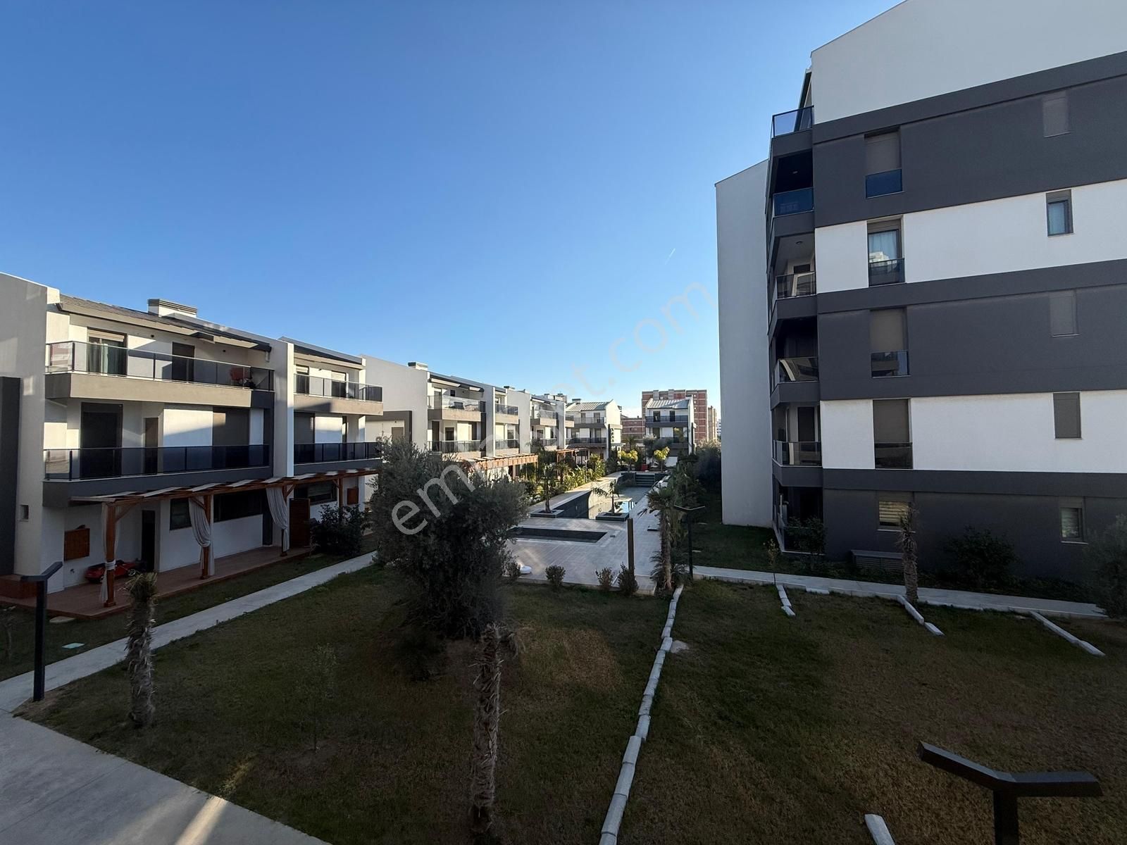 Altıntaş'da Havuzlu Site İçerisinde 1+1 Eşyalı Kiralık - Görsel 7