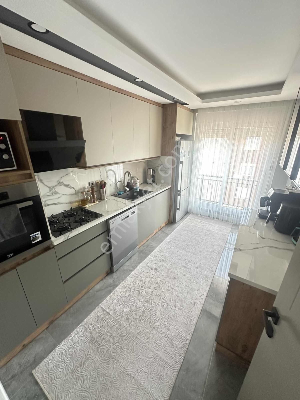 Aydoğmuş Mah Cadde Yakını Sıfır Lüx Satılık 2+1