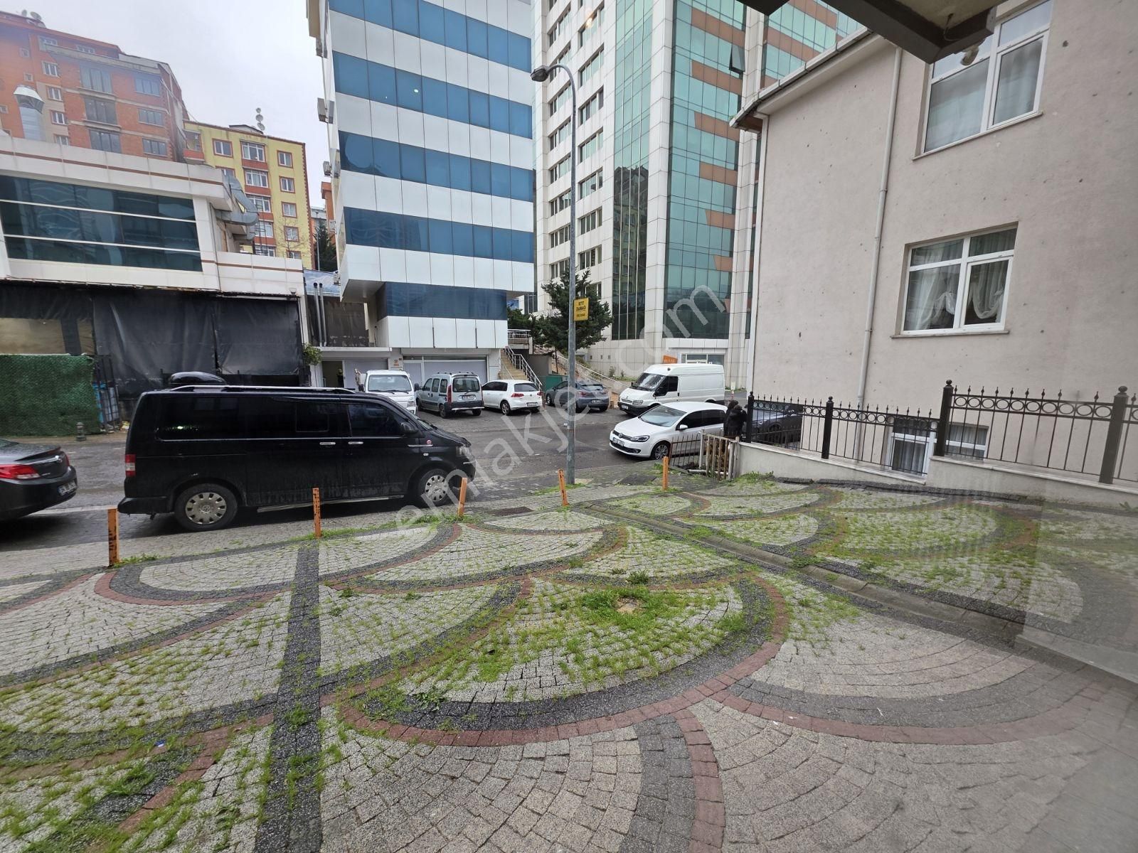 Ümraniye İkbal Caddesinde Otoparklı Depolu Dükkan - Görsel 25