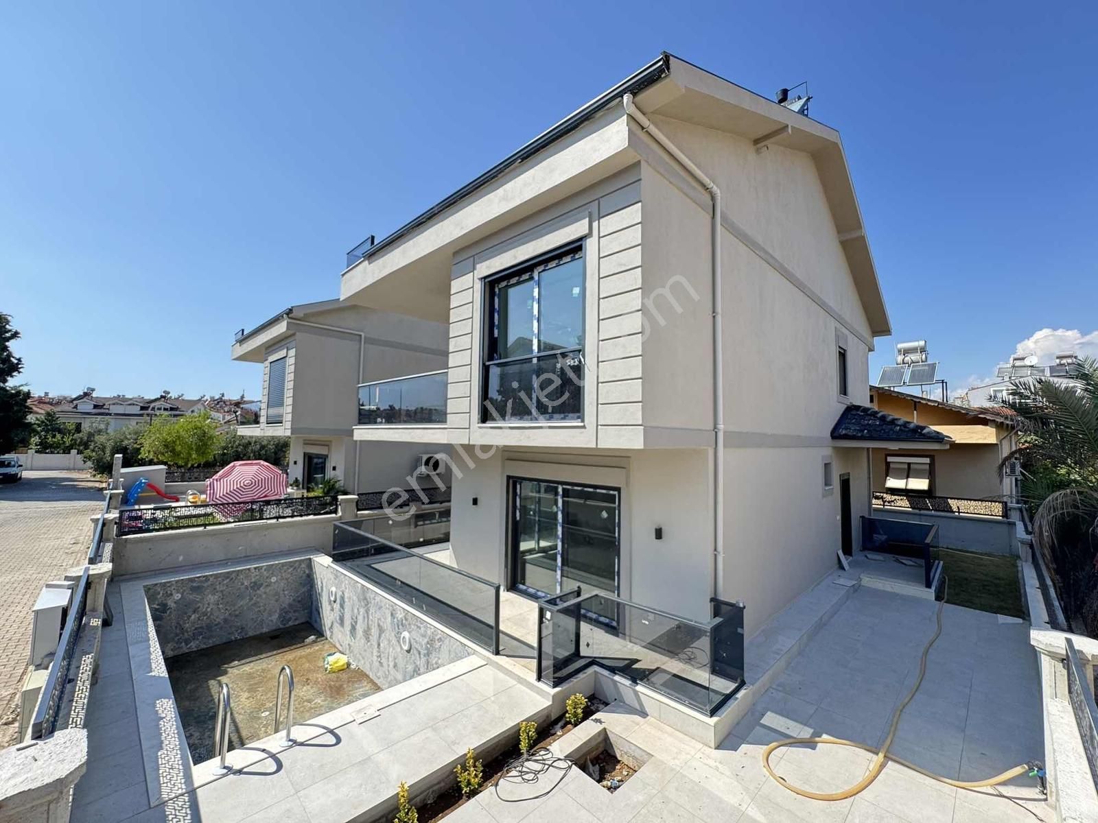 Fethiye Yeni Mah Satılık 4+1 Tam Müstakil Villa