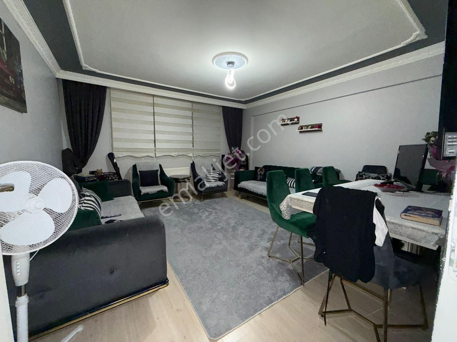 Merkez Emlak 2+1 Kot 1 Balkonlu 110 M2 İçi Yapılı