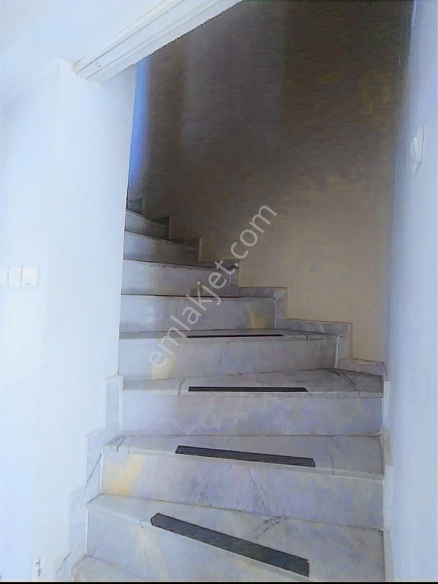 Kadınlar Denizinde 3+1 Bahçeli Kiralık Villa - Görsel 24