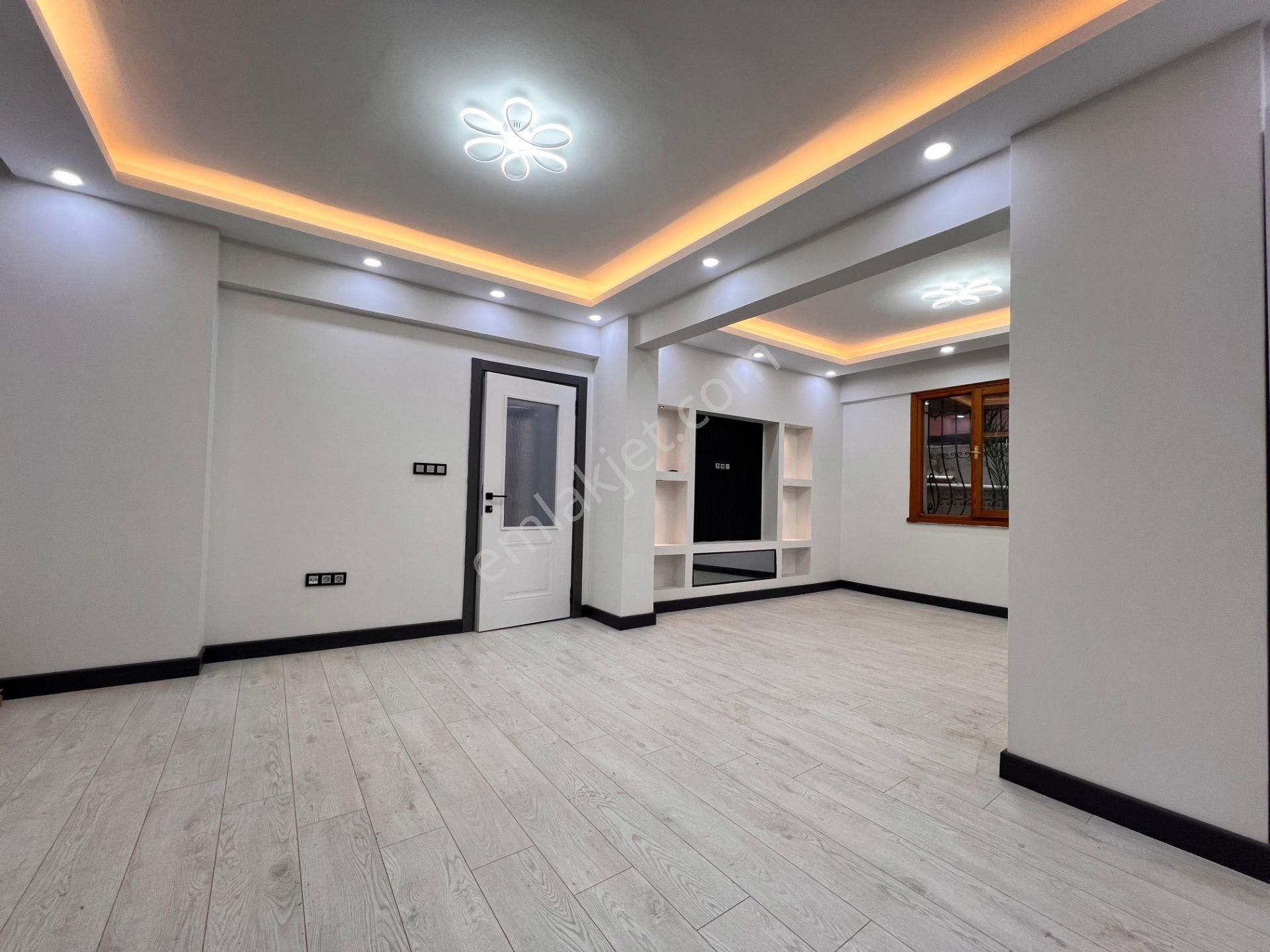 Altıntepe'de 2000 Yapımı Binada Bahçe Kullanımlı 3+1 - Görsel 29