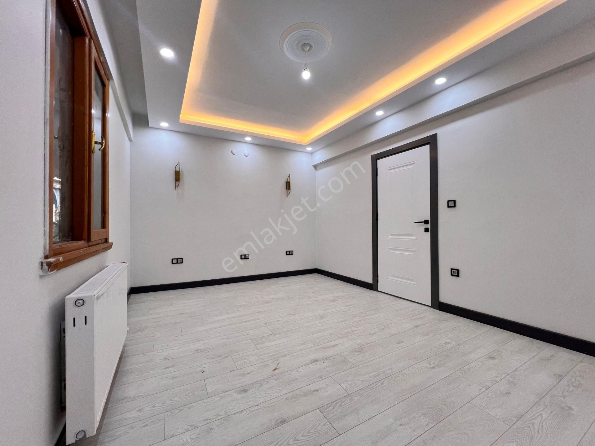 Altıntepe'de 2000 Yapımı Binada Bahçe Kullanımlı 3+1 - Görsel 24