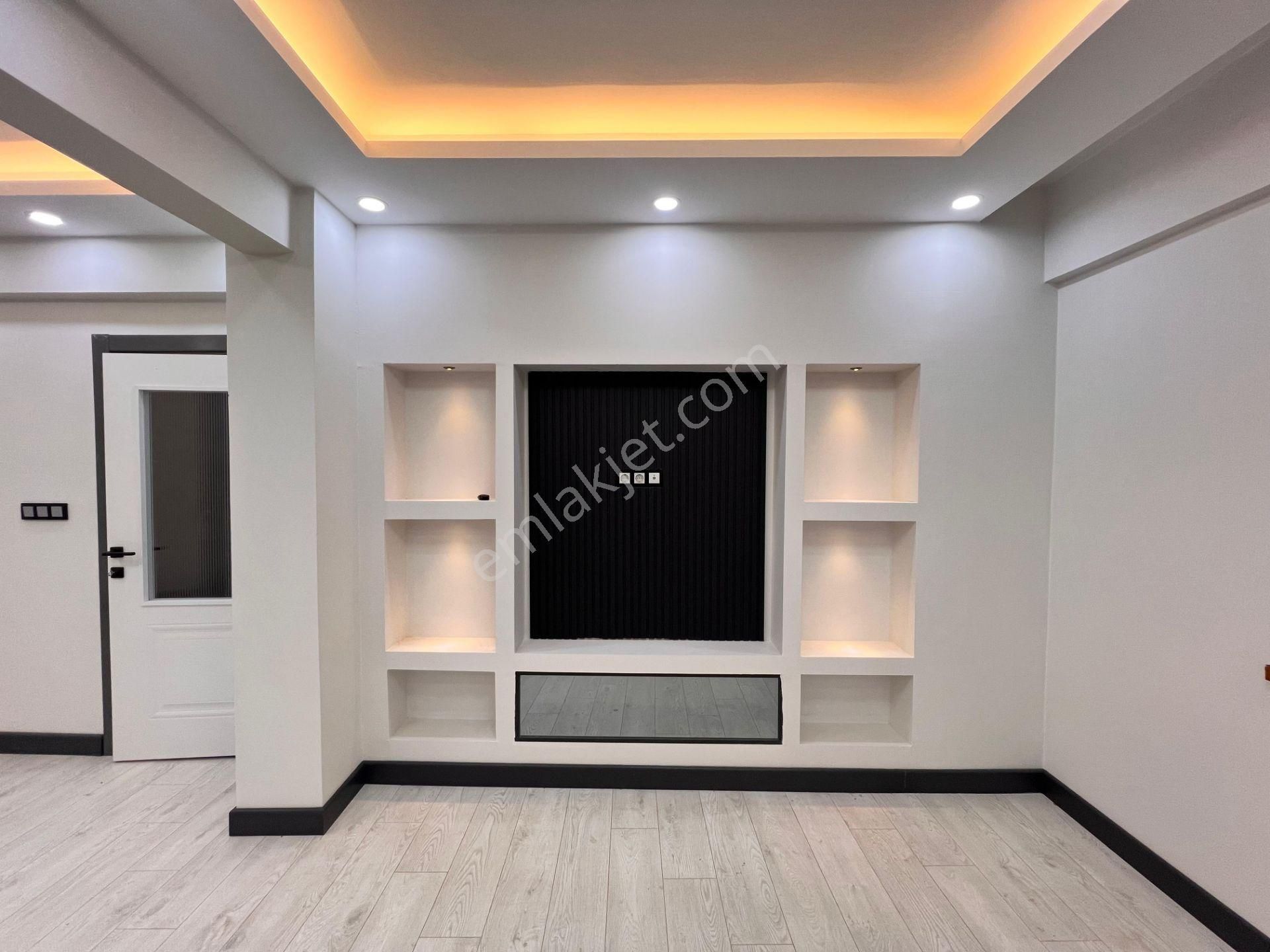 Altıntepe'de 2000 Yapımı Binada Bahçe Kullanımlı 3+1