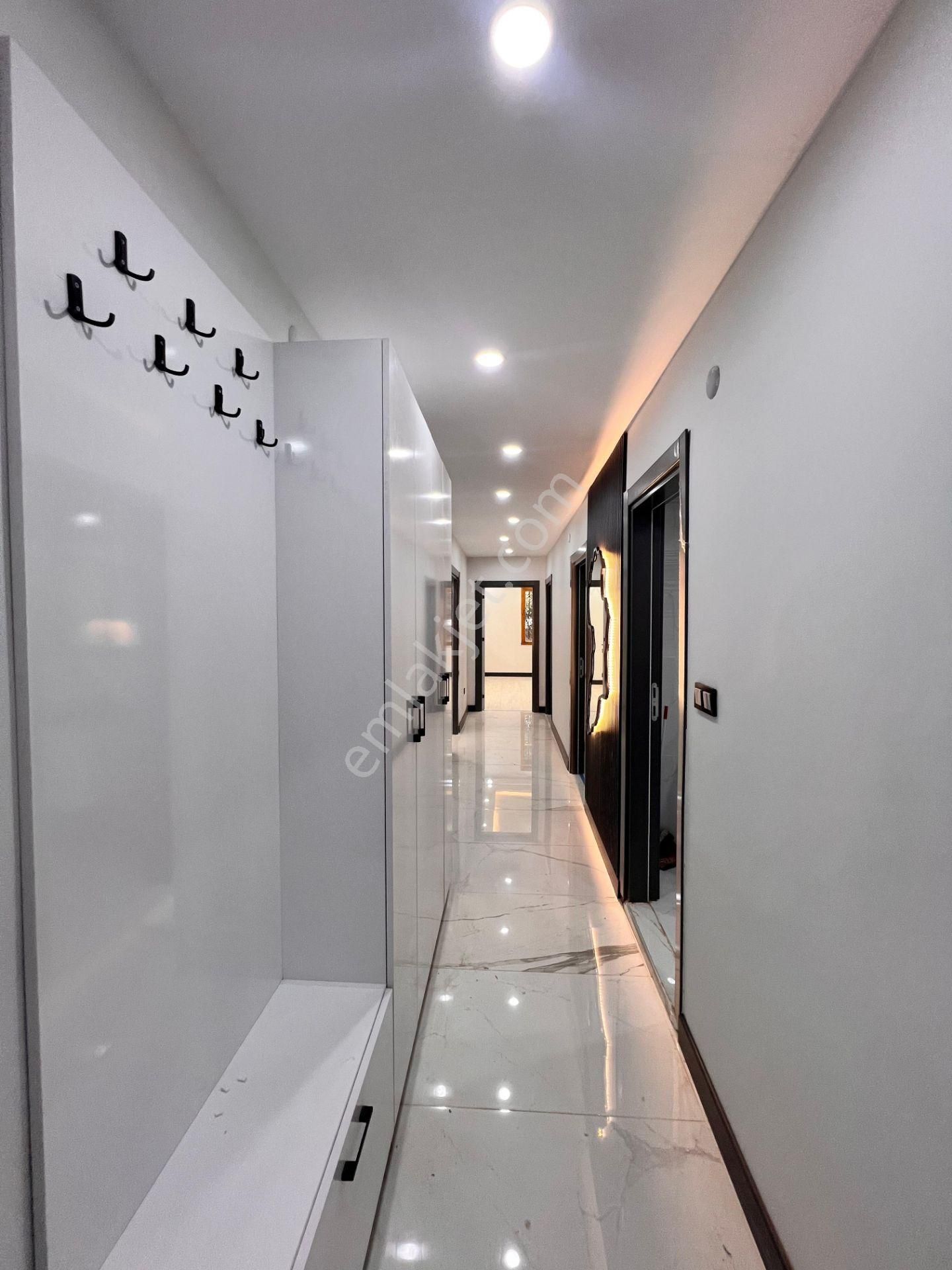 Altıntepe'de 2000 Yapımı Binada Bahçe Kullanımlı 3+1 - Görsel 22