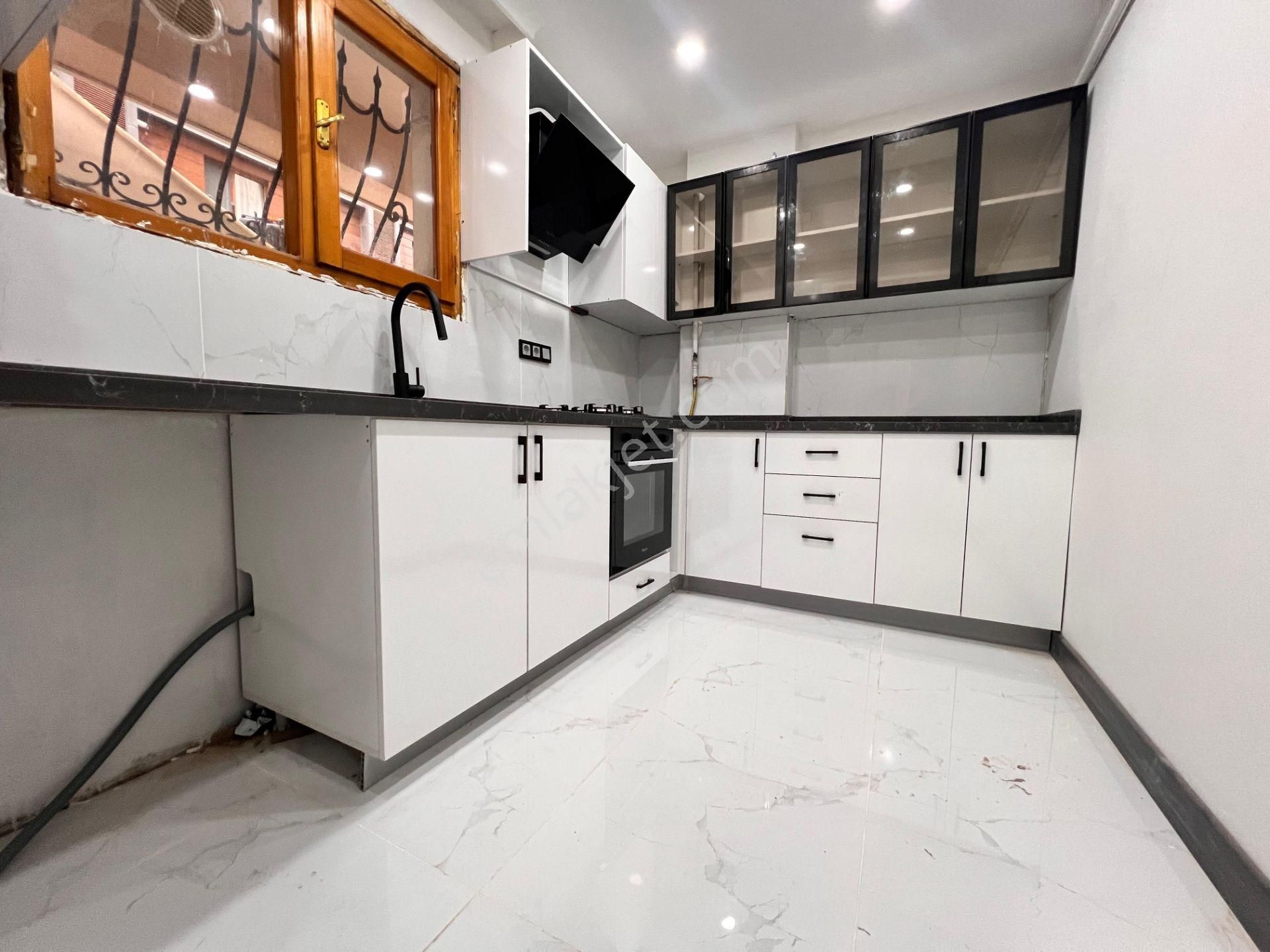 Altıntepe'de 2000 Yapımı Binada Bahçe Kullanımlı 3+1 - Görsel 9