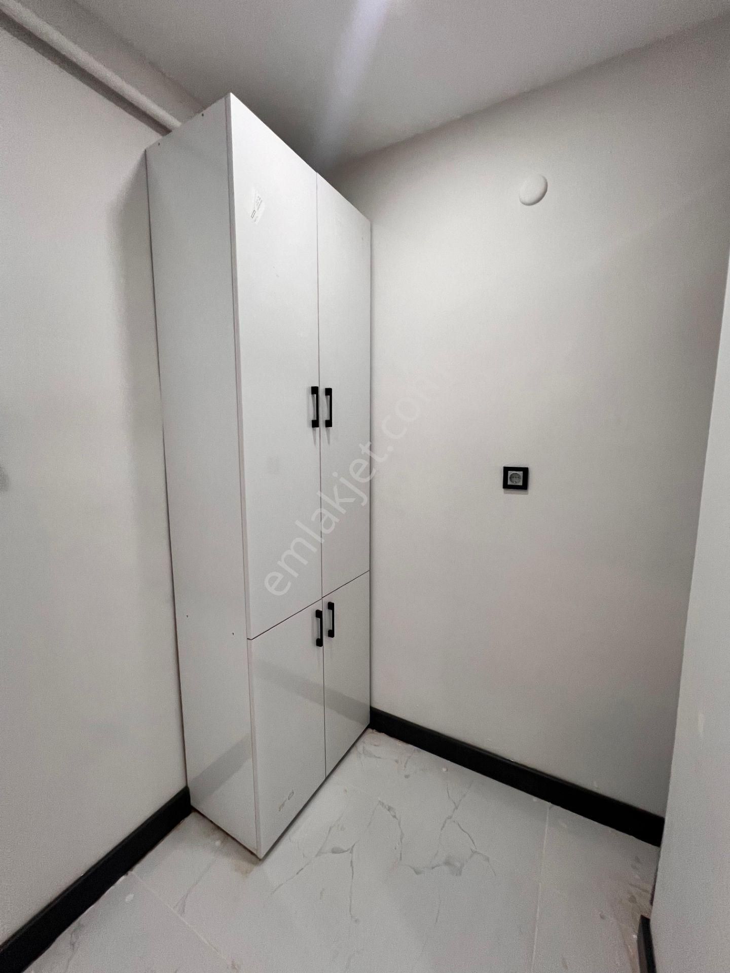 Altıntepe'de 2000 Yapımı Binada Bahçe Kullanımlı 3+1 - Görsel 23