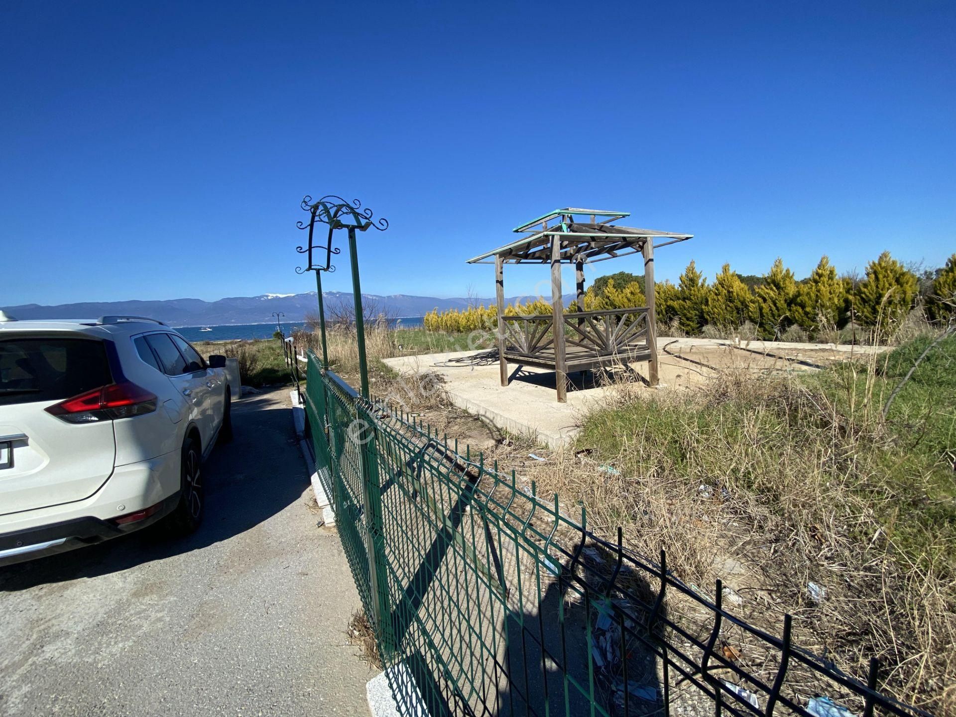 Burhaniye De Satılık 1.155 Metre Kare Arsa.denize Sıfır. - Görsel 2