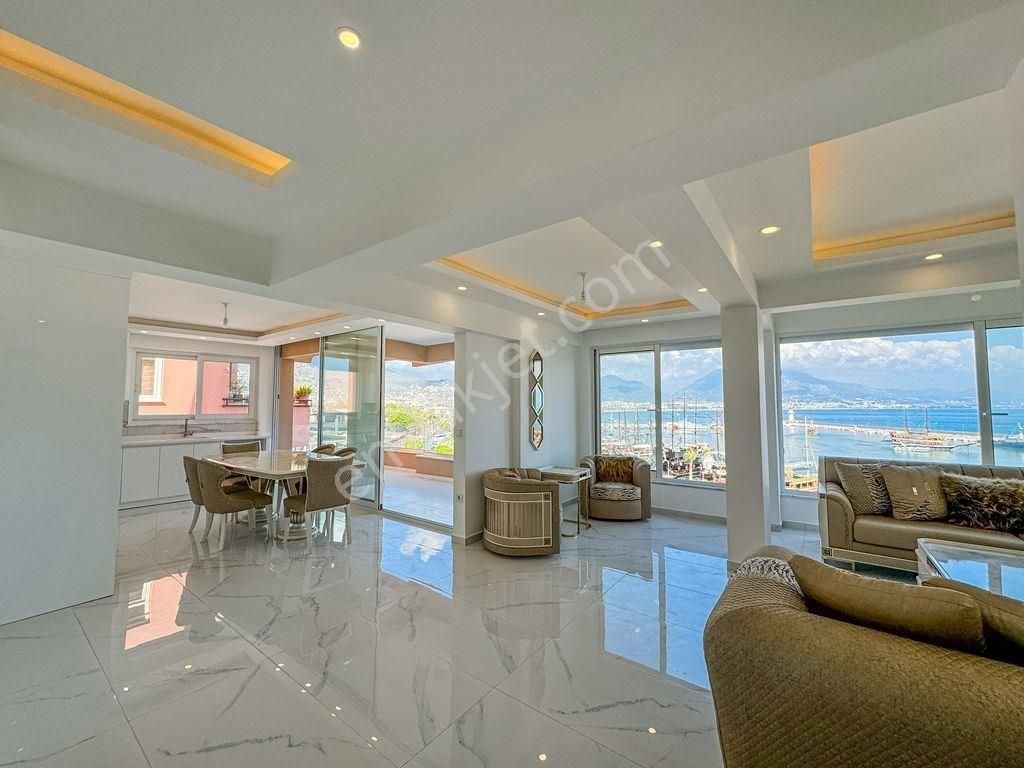 Alanya Merkez’de Denize 50 M | İskele Manzaralı 2+1 Satılık Daire - Görsel 4