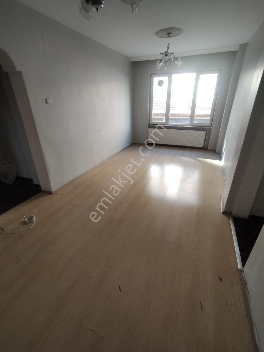 Rami Cuma Mahallesinde Arakat 2+1 Merkezi