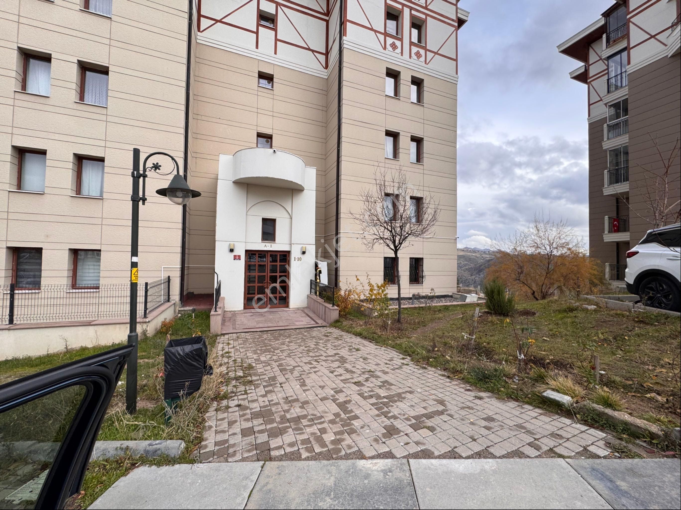 Sahibinden 4+1 Yeni Boyalı, Boş, Manzaralı Kiralık Daire