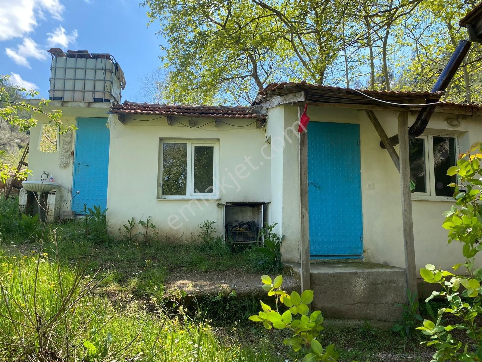 Novas Gayrimenkul'den Satılık Armutlu'da Tek Tapu Evi Olan Bahçe