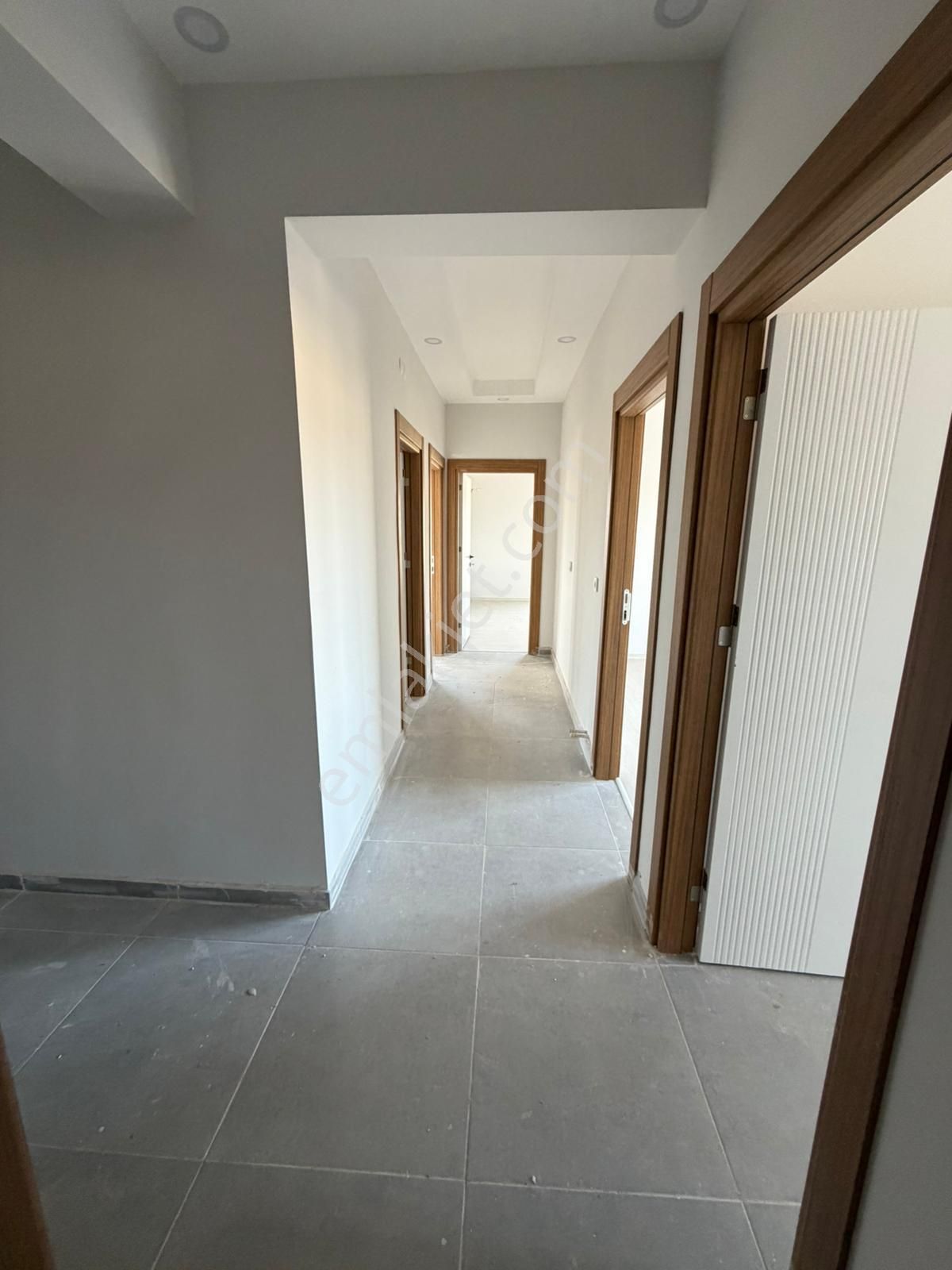 Cumhuriyet Mahallesinde Kiralık 3+1 Doğalgazlı Sıfır Daire - Görsel 16