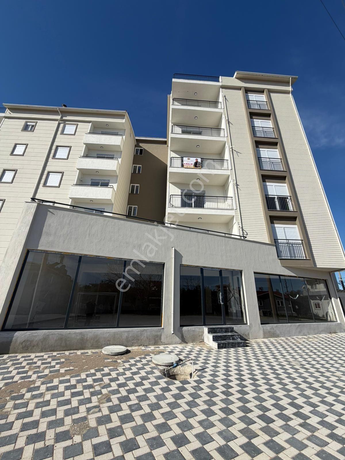 Cumhuriyet Mahallesinde Kiralık 3+1 Doğalgazlı Sıfır Daire - Görsel 2