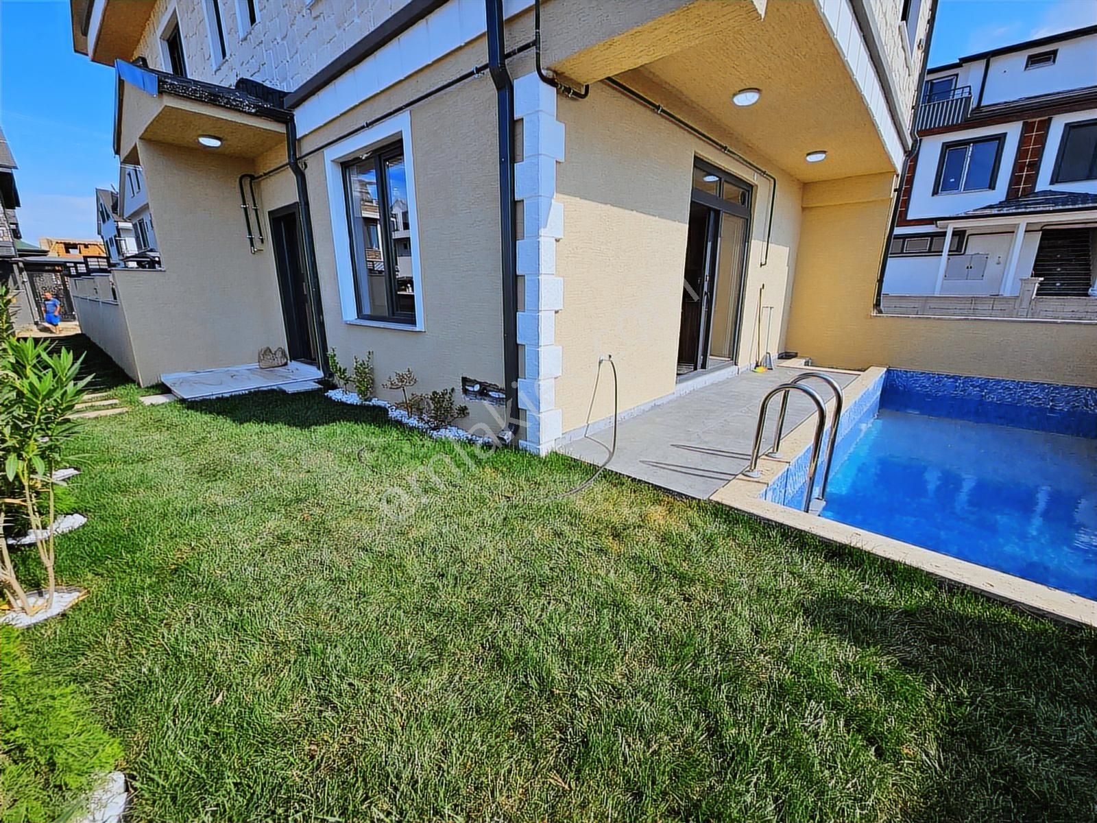 Deniz'den 4+1 Havuzlu, Denize Yakın Villa - Tanıtım Videolu - Görsel 8